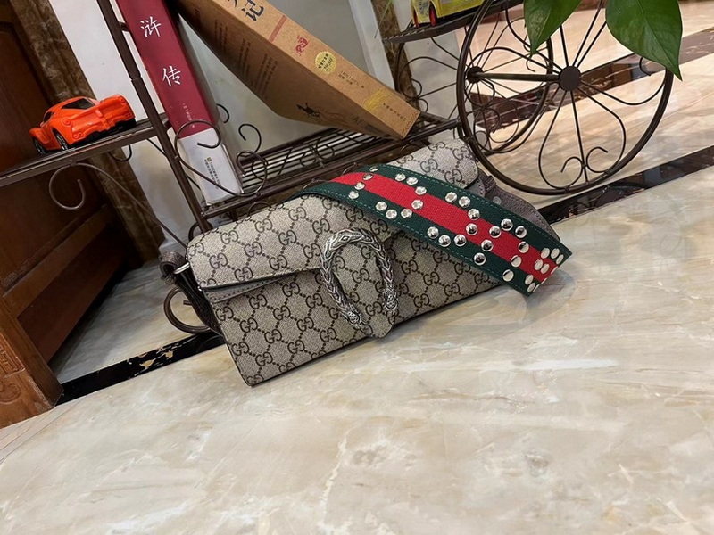 Gucci Handbags 989